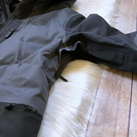 The North Face Women’s DMTR FUTURELIGHT Down Ski Jacket In TNF Black - Picture 4 of 13